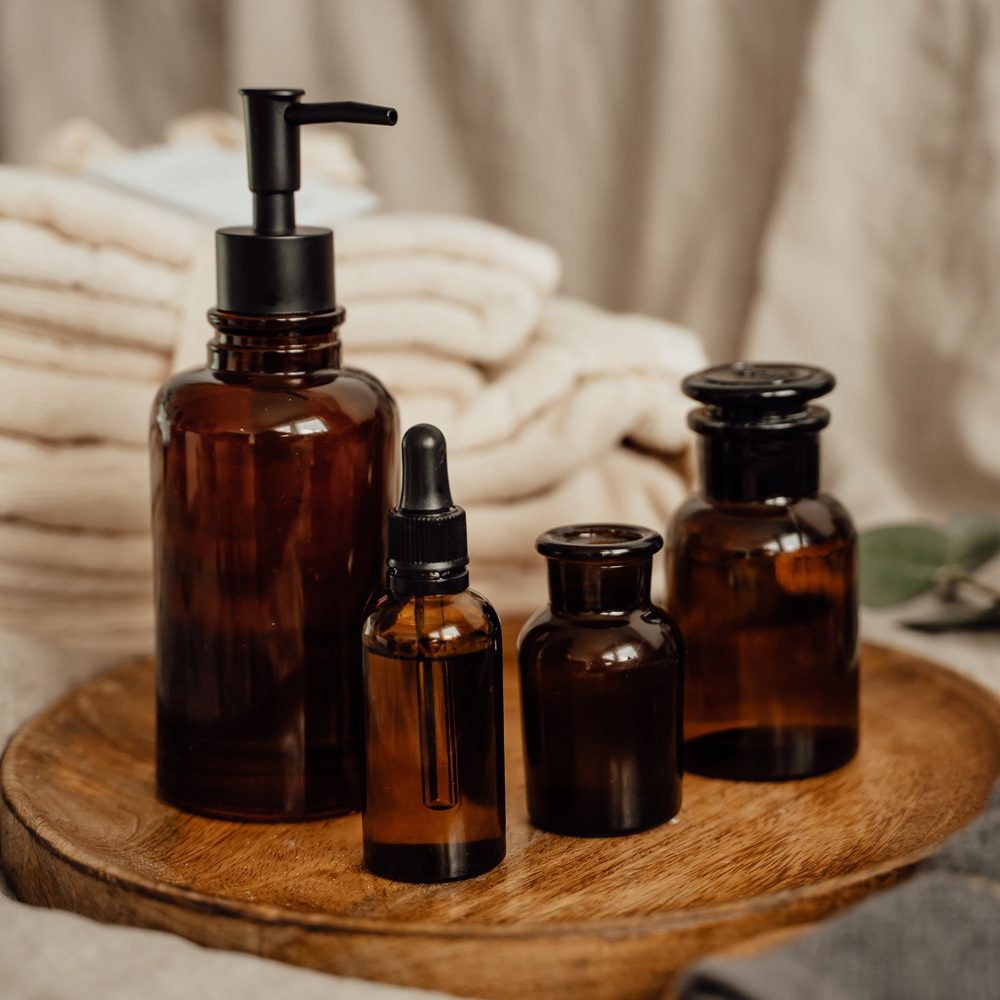 Jiang Li hair-care retail